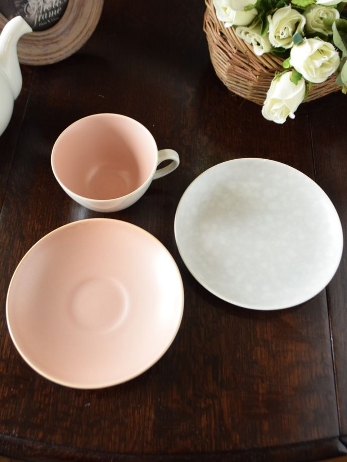 英国アンティークのおしゃれな食器