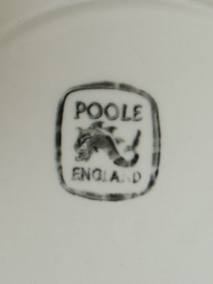 プール・ポタリーのバックスタンプ