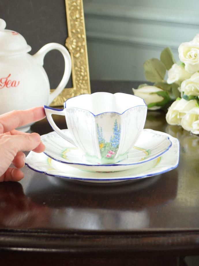 シェリー窯のアンティークカップ＆ソーサー、クイーンアンシェイプの