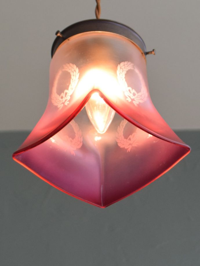 アンティーク照明の美しい灯り