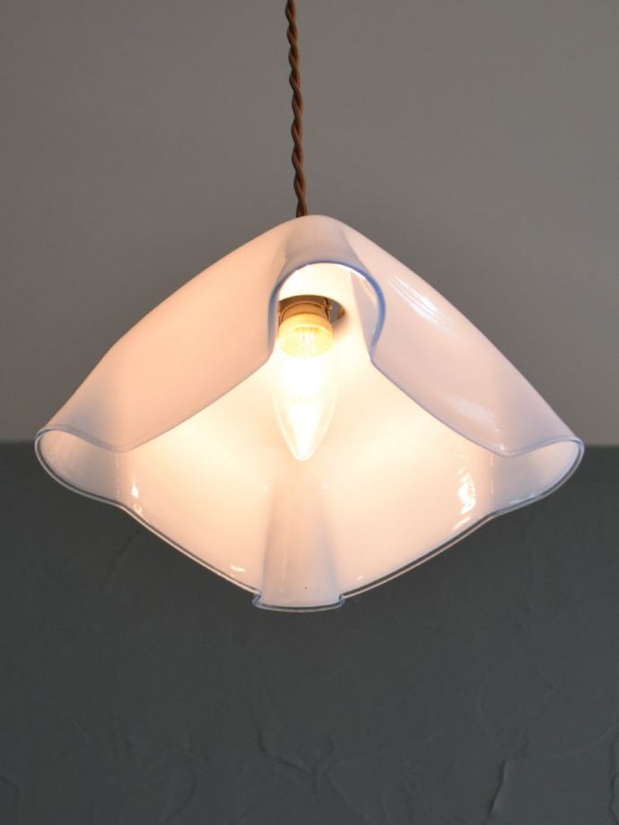 アンティーク照明の美しい灯り