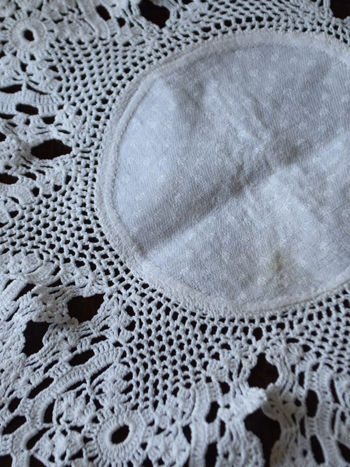 アンティークのドイリー