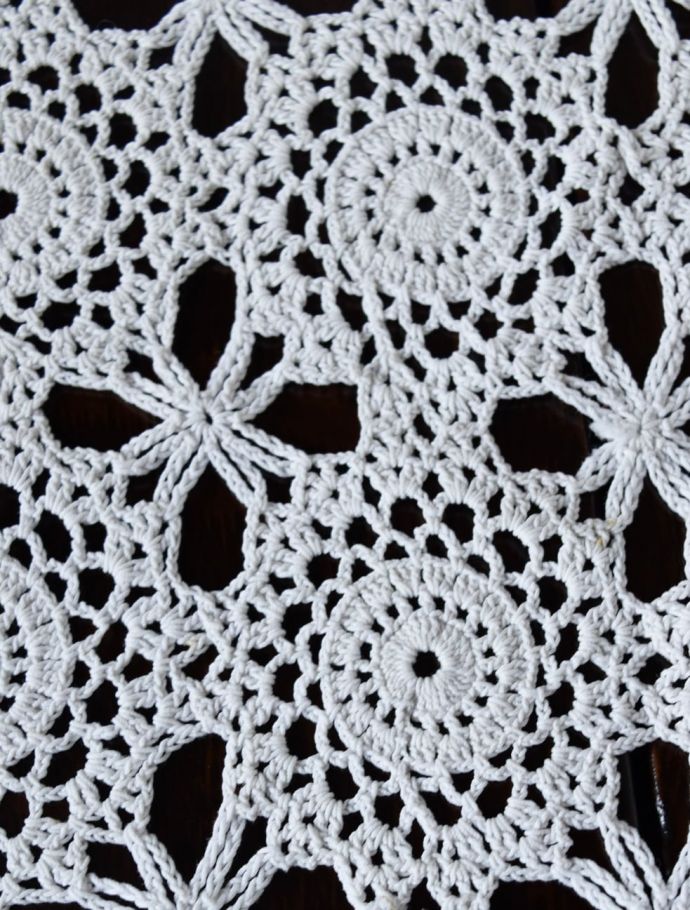 アンティークのテーブルランナー