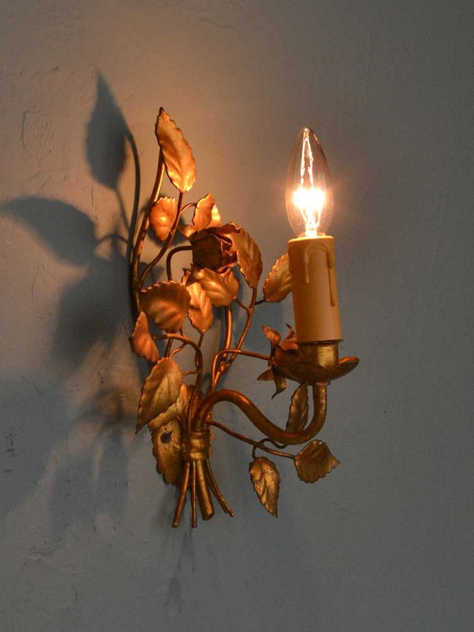 アンティークの壁付け照明