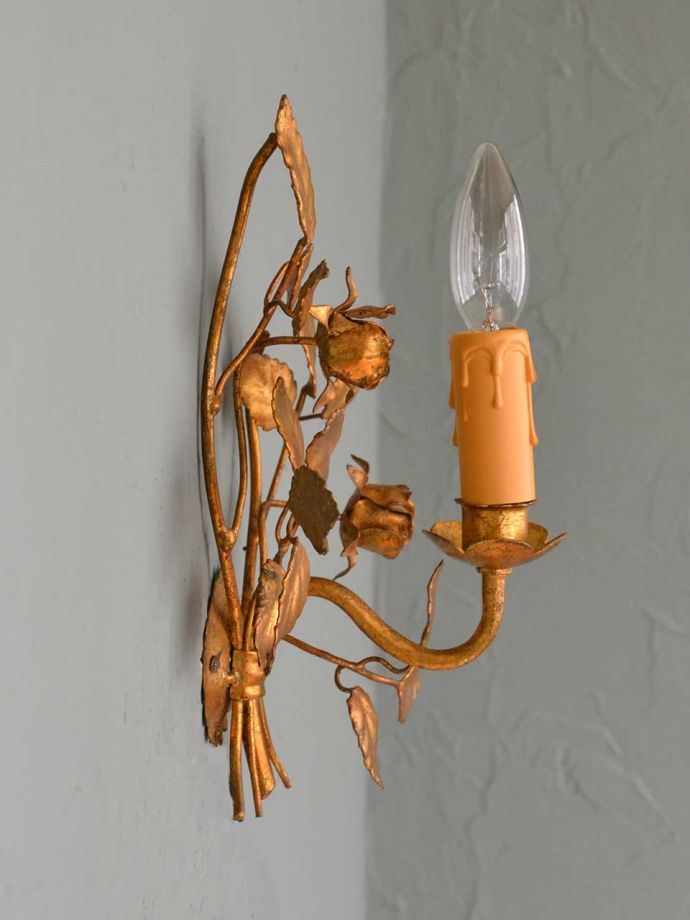 壁付けシャンデリアの側面