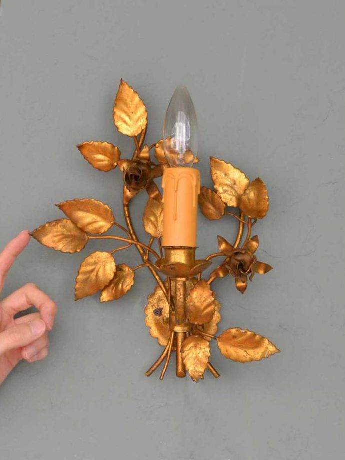 アンティークの壁付けシャンデリア