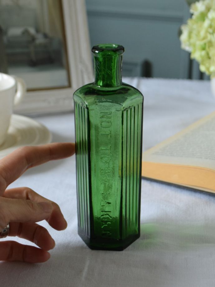 アンティークのガラス雑貨