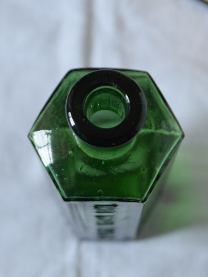 おしゃれなアンティークガラス雑貨