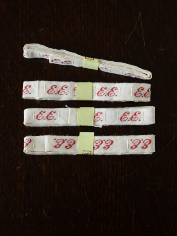 フランスのイニシャルテープ（E・E）