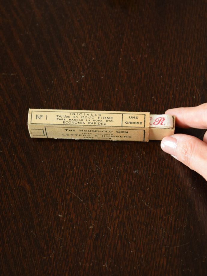 可愛いイニシャルテープ