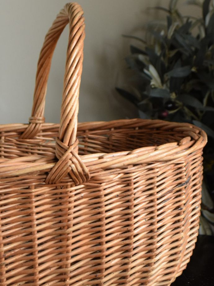 アンティークのバスケット
