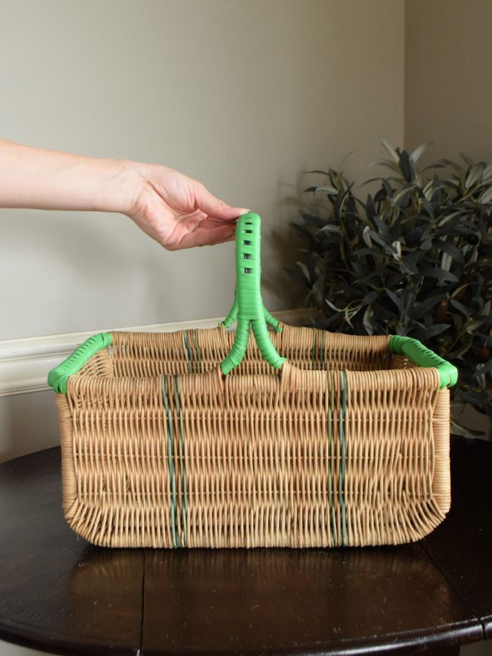 おしゃれな持ち手付きパニエ