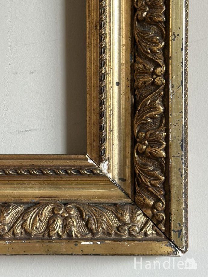 フランスで見つけたアンティークの枠、豪華なモールディングのアート