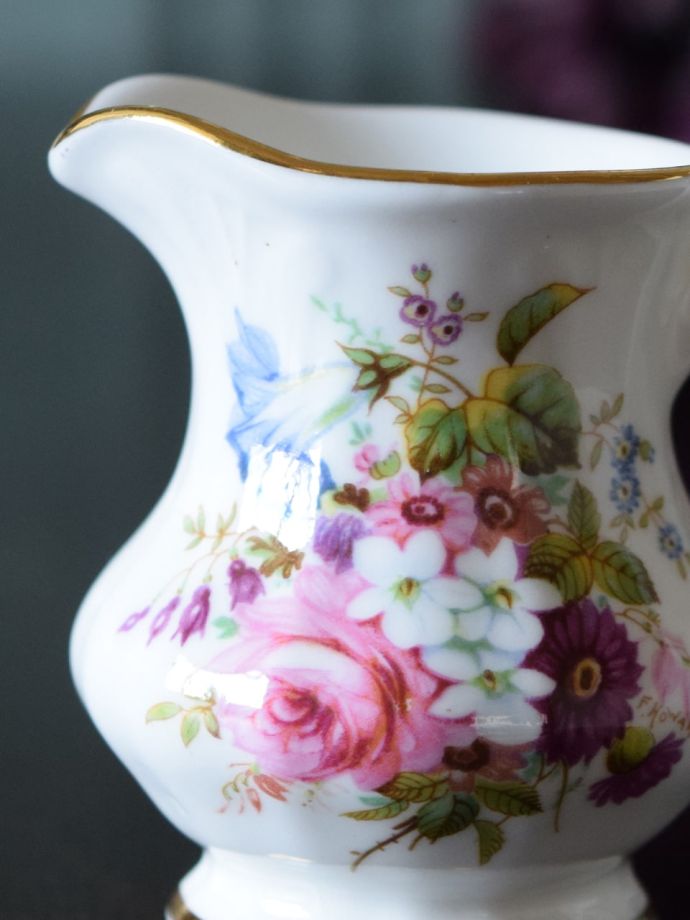 アンティークのミルクピッチャー