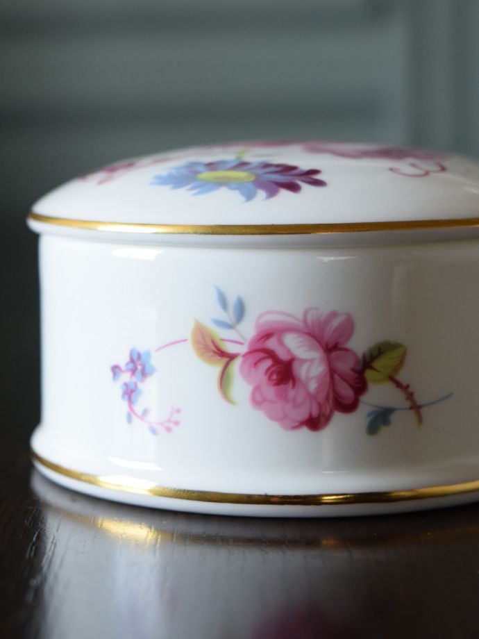 コールポート（Coalport）のトリンケットボックス、イギリスの