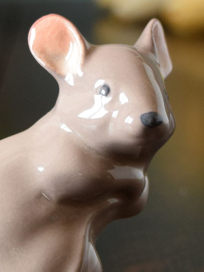 イギリスで見つけたアンティークのオブジェ、可愛いネズミのフィギュ