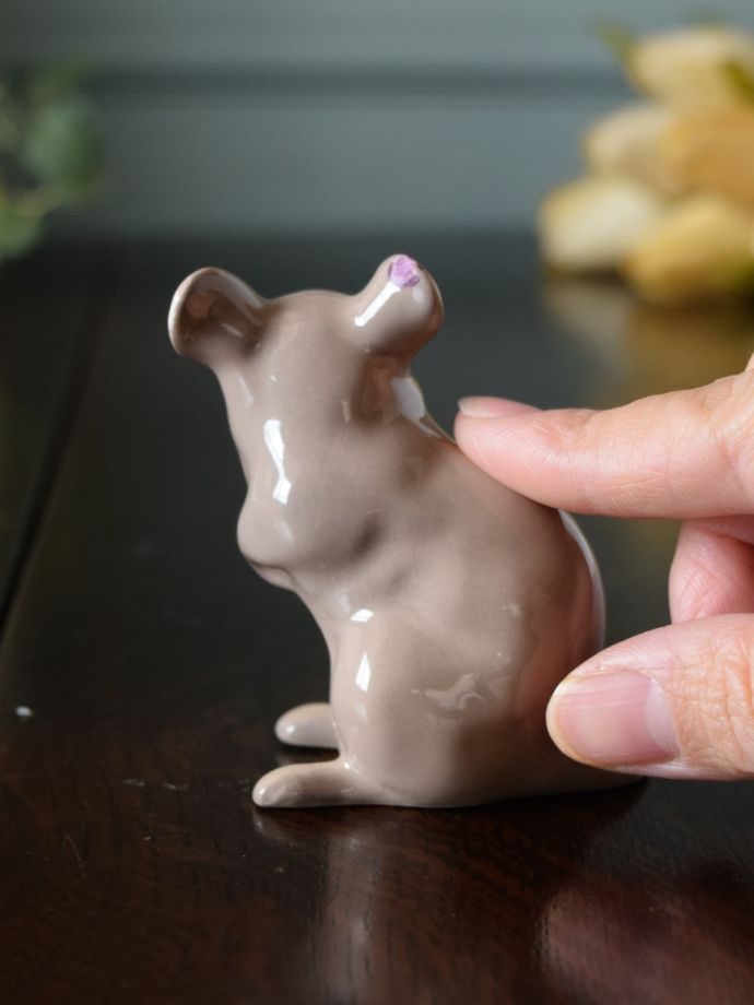 イギリスで見つけたアンティークのオブジェ、可愛いネズミのフィギュ