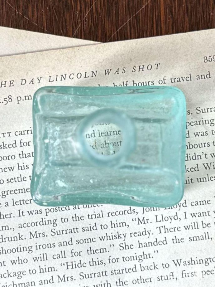 おしゃれなアンティークガラス雑貨