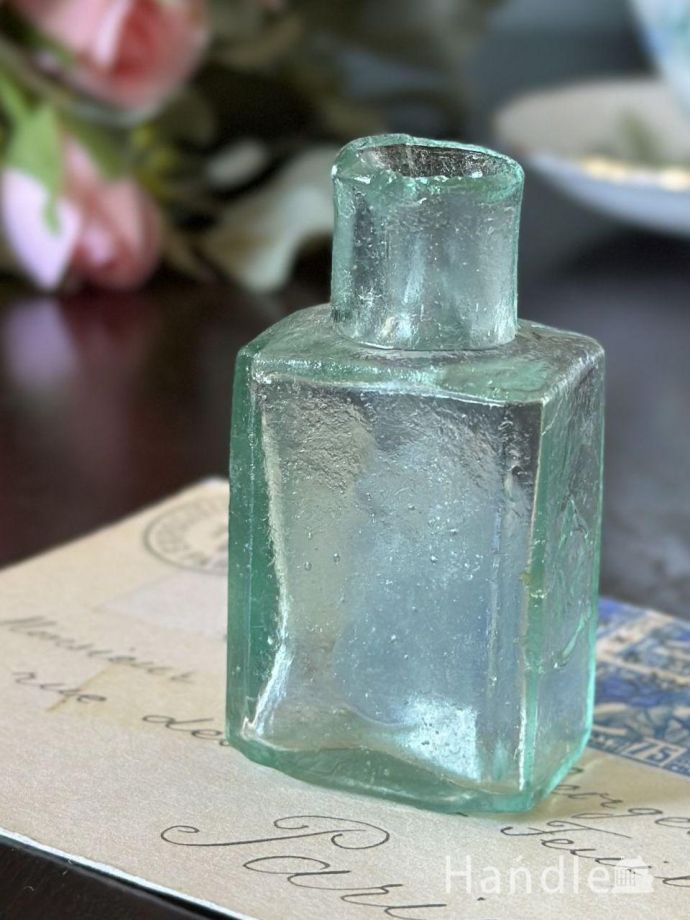 アンティークガラスのインク瓶