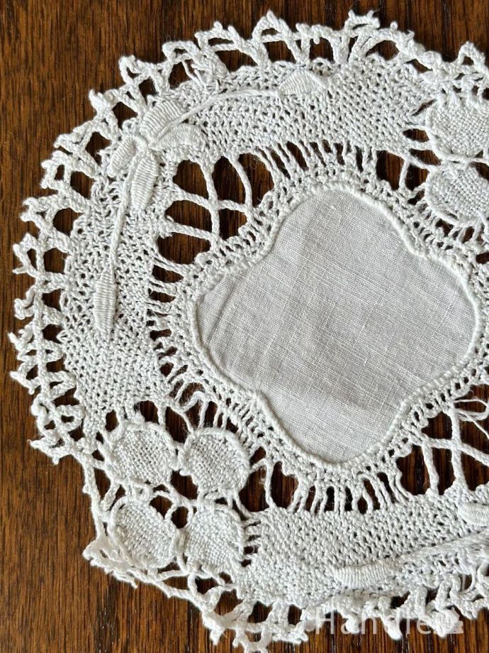 アンティークのドイリー