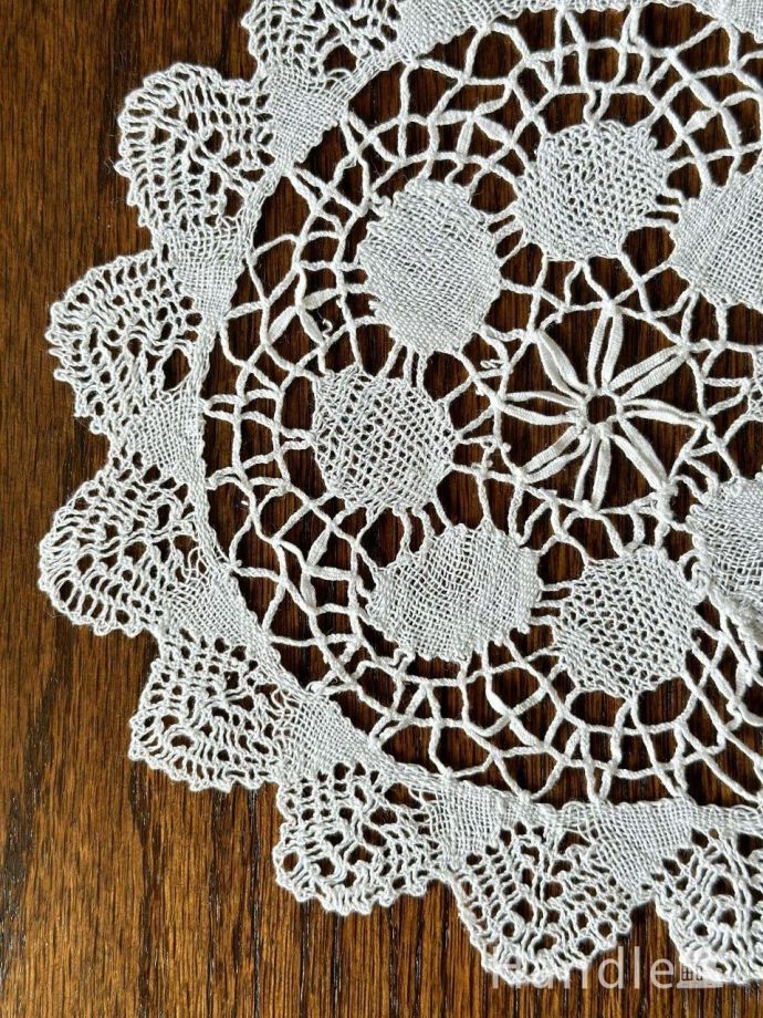 アンティークのドイリー