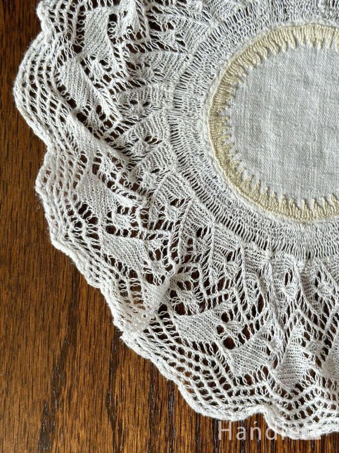 アンティークのドイリー