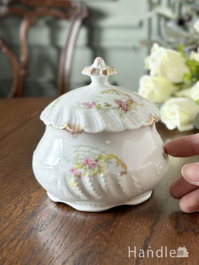 フランスで見つけたアンティークリモージュの器、ふんわり描かれた花柄