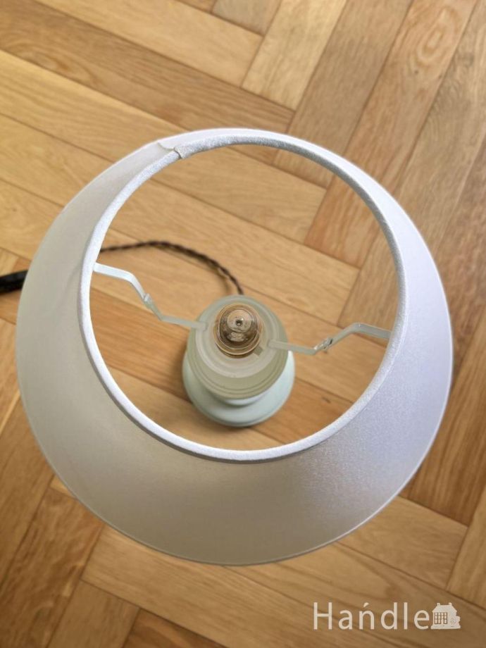 ホルダータイプのシェードです。