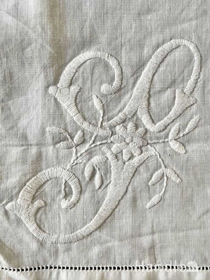 アンティークのクロス