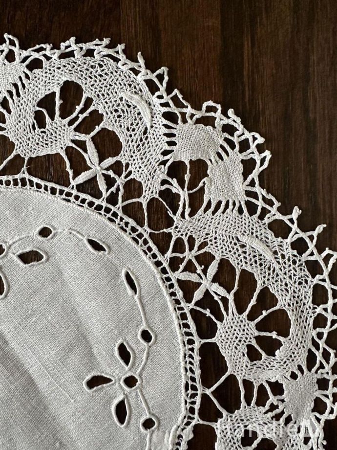 アンティークのドイリー