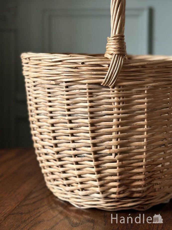 アンティークのバスケット