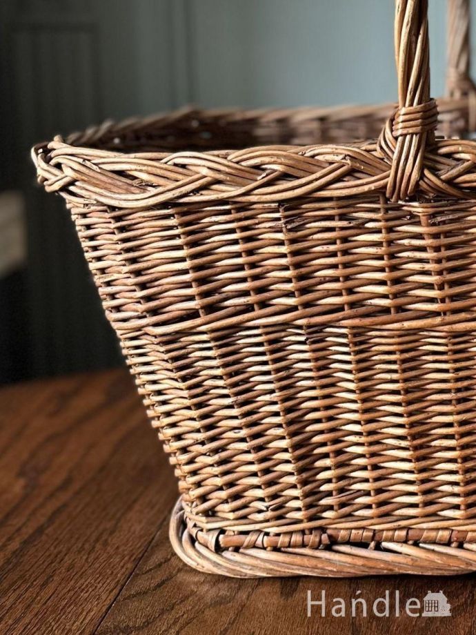 アンティークのバスケット