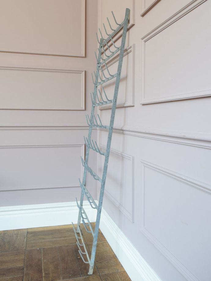 ボトルドライヤーの側面