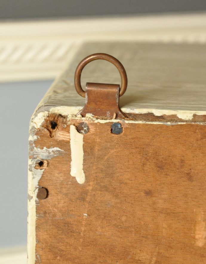 アンティークのキャビネット アンティーク家具 1940年代のアンティーク スモール キャビネット。壁に取り付けできます背中部分にフックを付けて壁にカンタンに取り付け出来るようにしました。(d-835-f-1)