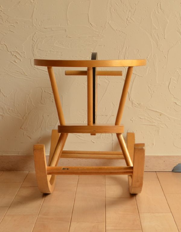 アンティークの可愛いチェア、子ども用のロッキングチェア（木馬）(d