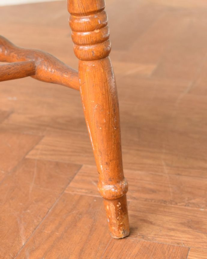 アンティークチェアの脚