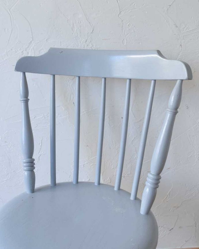 キッチンチェア　アンティーク チェア　海外らしい憧れのペイントチェア、アンティークのキッチンチェア。お部屋のアクセントになる可愛いペイントもともとキッチンで使われていた椅子は、いい感じにペイントされていました。(d-912-c)