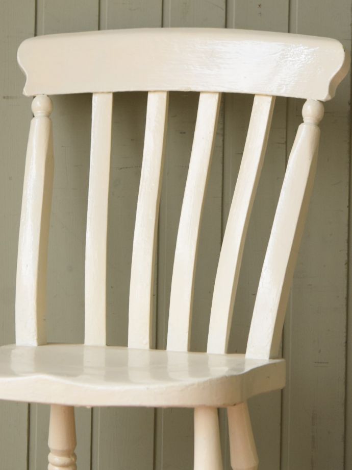 アンティークチェアの背もたれ