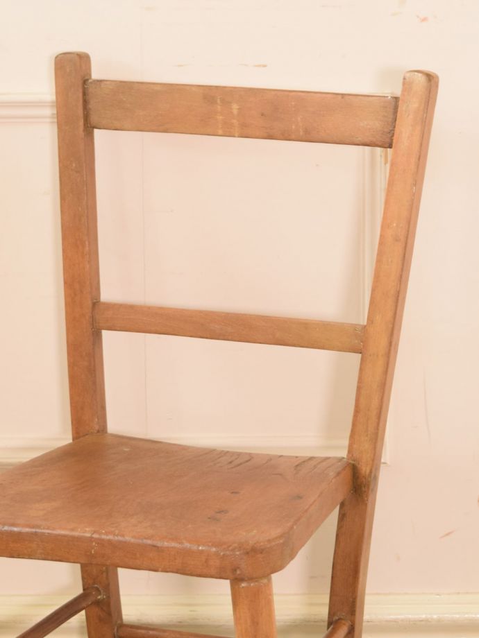 アンティークチェアの背もたれ