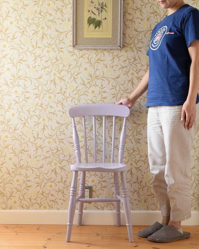 キッチンチェア　アンティーク チェア　海外らしい可愛いカラーのペイントチェア、イギリスアンティークのキッチンチェア。思わずほっこりしちゃう、ぬくもりある可愛いデザイン見た目が可愛いキッチンチェア。(d-924-c)