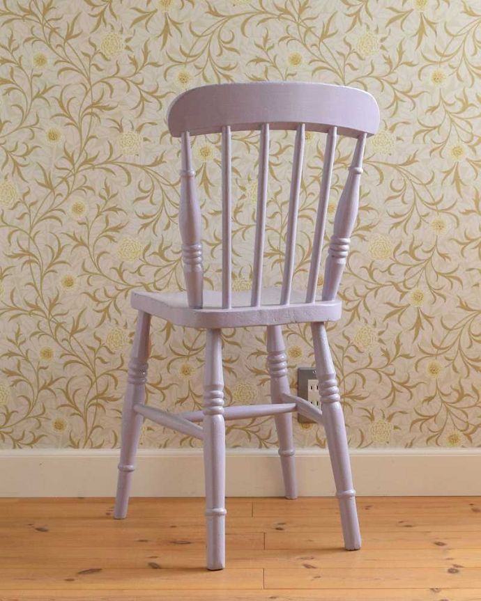 キッチンチェア　アンティーク チェア　海外らしい可愛いカラーのペイントチェア、イギリスアンティークのキッチンチェア。後ろ姿にも自信アリ！後ろから見られることも多い椅子。(d-924-c)