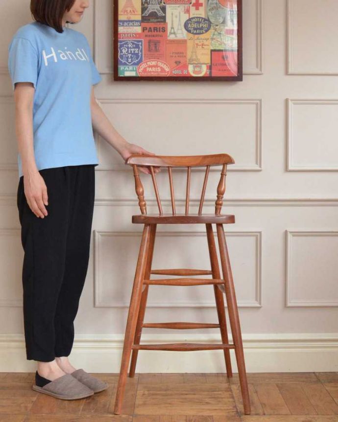 後ろから見てもお洒落なイギリス輸入のアンティークチェア、バース