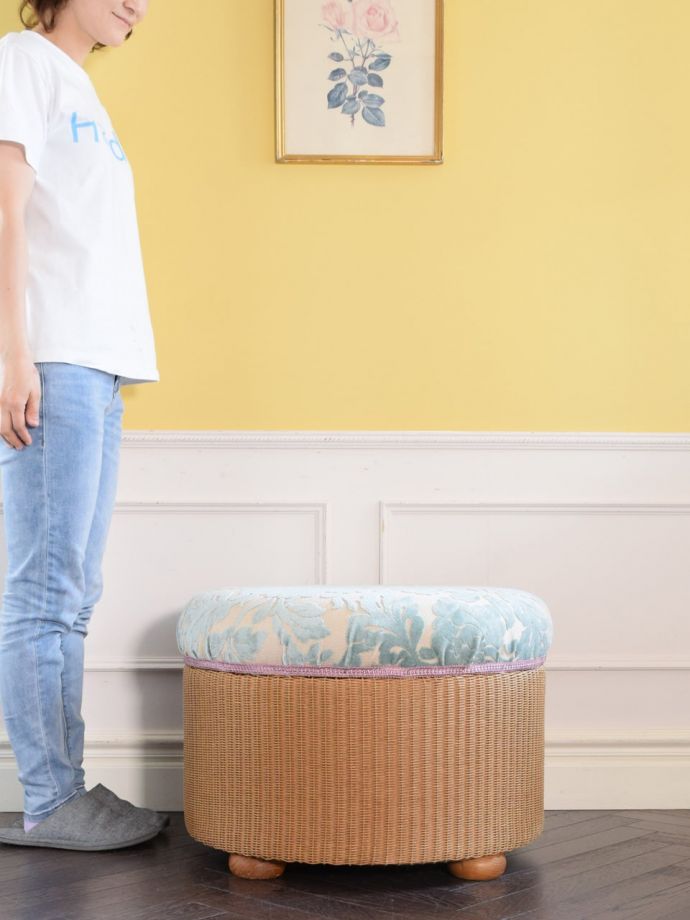 アンティークのロイドルームスツール