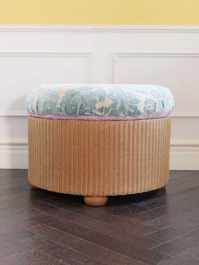 スツールの側面