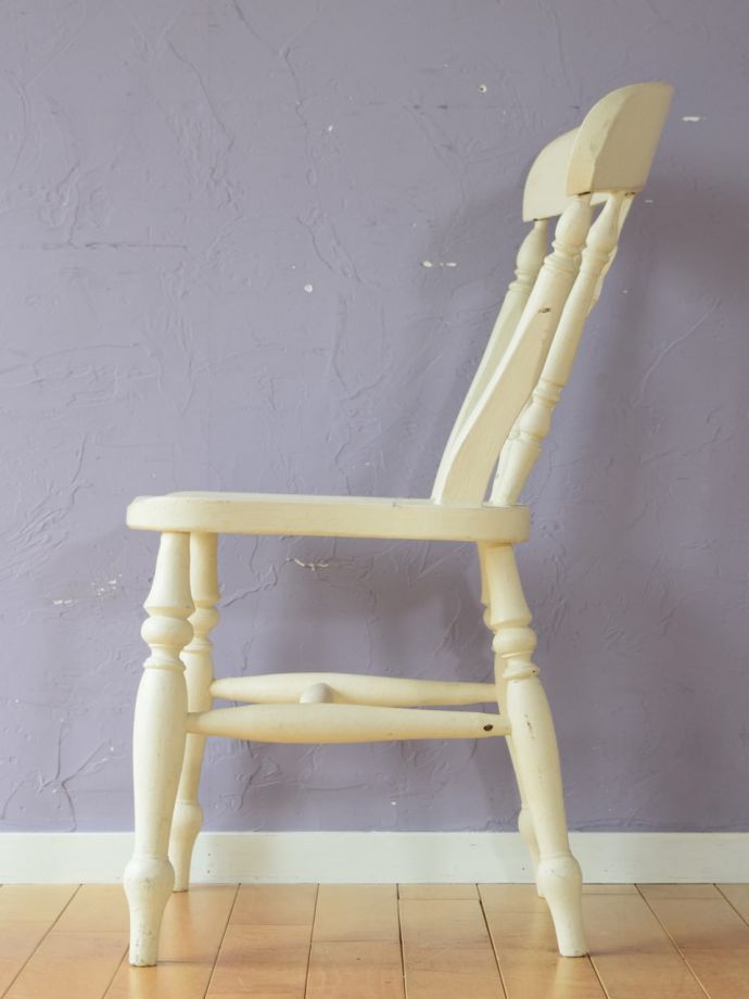 アンティークチェアの横顔