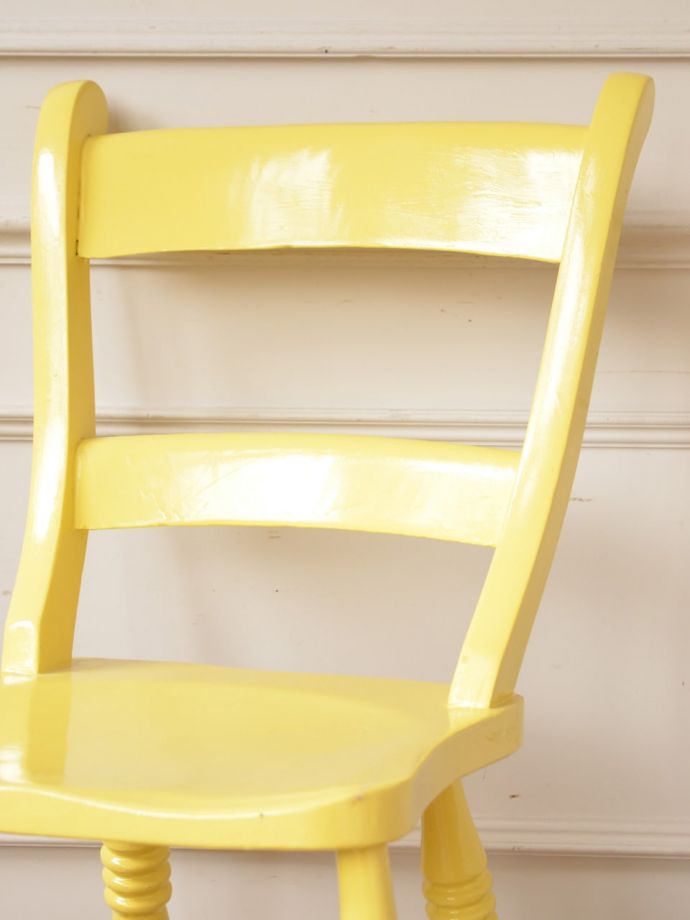 アンティークチェアの背もたれ