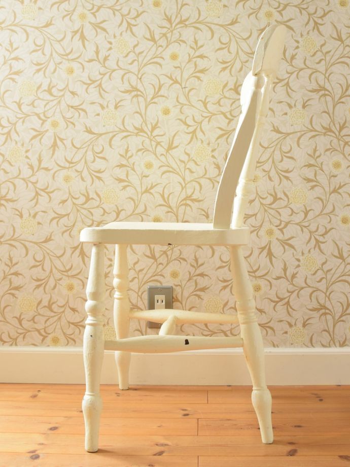 アンティークチェアの横顔