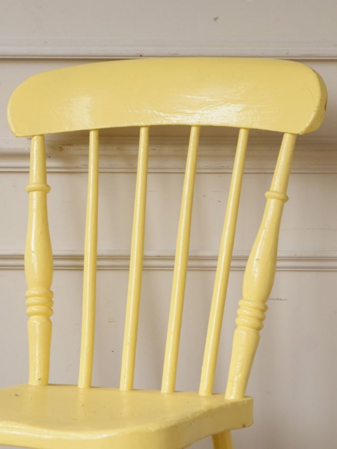 アンティークチェアの背もたれ