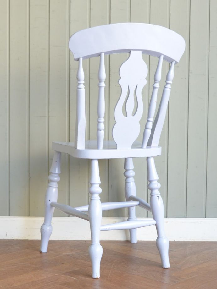 アンティークチェアの後ろ姿