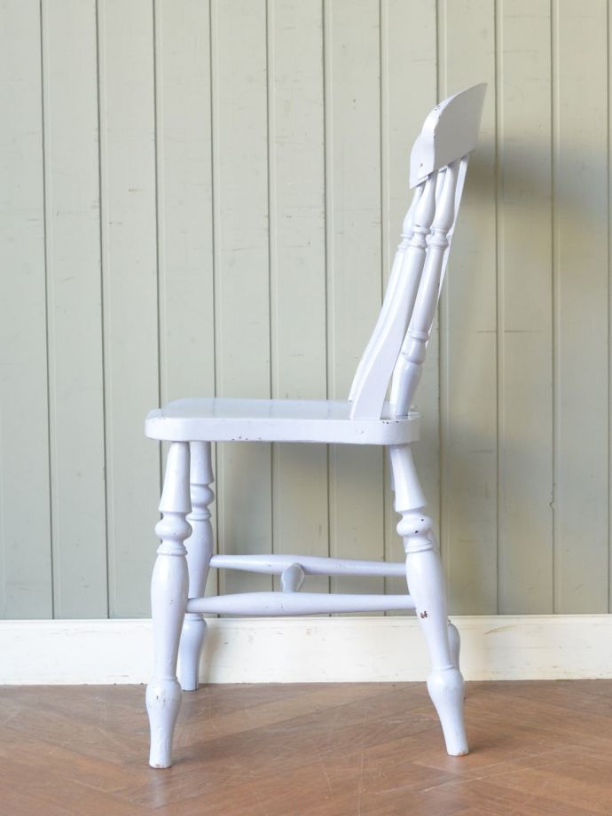 アンティークチェアの横顔